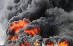 Cháy lớn tại khu công nghiệp Việt Hương ở Bình Dương