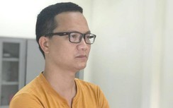 Húp trứng gà trên bụng cô bé 13 tuổi là nghệ thuật?