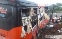 Hai xe khách giường nằm tông nhau ở Chư Sê, hành khách hoảng loạn