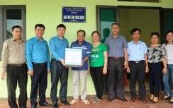 Trao nhà "Mái ấm công đoàn" cho CNVLĐ có hoàn cảnh khó khăn