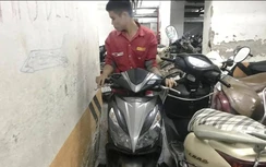 Xe máy chặn đường thoát hiểm, chung cư Kim Văn Kim Lũ thách thức hỏa hoạn?