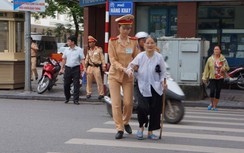 Hơn 1.300 CSGT Hà Nội học kỹ năng giao tiếp, ứng xử với người dân