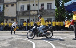 Sinh viên ngành GTVT hứng khởi cùng hội thi luật lệ an toàn giao thông