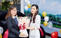 Hot girl Midu quyến rũ bên xế hộp Mercedes-Benz mới tậu