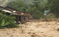 Mưa lũ bất ngờ khiến 2 người tử vong vì bị cuốn trôi