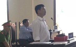 Nguyên giảng viên đe dọa giết hiệu trưởng phủ nhận tội bị bắt tại toà