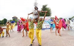 Du khách phấn khích tận hưởng đại tiệc thuỷ cung tại Typhoon Water Park