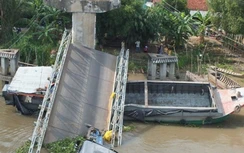 Video: Toàn cảnh vụ xe quá tải gây sập cầu Tân Nghĩa tại Đồng Tháp