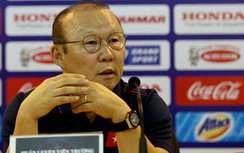 Bị “soi” danh sách ĐTVN, HLV Park nổi cáu với truyền thông