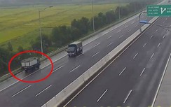 Hoảng hồn với xe tải phóng ngược chiều vun vút trên cao tốc HN - Hải Phòng