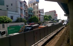 Đường Giải Phóng - Pháp Vân quây rào sắp xén dải phân cách