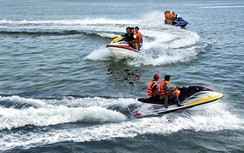 Mô tô nước phải đăng kiểm, đủ 15 tuổi mới được lái