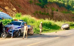 Tài xế say rượu để ô tô con lao thẳng vào xe CSGT Sơn La