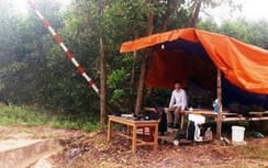 Trực ở chốt kiểm dịch, Trưởng công an xã mất súng và còng số 8