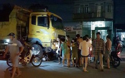 Xe ben lao qua đường tông liên tiếp 2 xe máy, cô gái 19 tuổi chết thảm