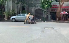 Nam thanh niên không đội MBH, cố tình "thông chốt" nhưng bất thành