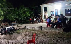 Mâu thuẫn do chuồng heo gây ô nhiễm, 3 cha con bị truy sát kinh hoàng