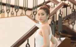 Đỗ Mỹ Linh khoe vai trần nõn nà sau khi dầm mình tại "Cuộc đua kỳ thú"