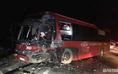 Lại tai nạn giao thông giữa ô tô khách và xe đầu kéo ở Hòa Bình