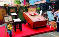 Gặp nghệ nhân làm sách gỗ 500kg về Đại tướng Võ Nguyên Giáp