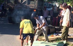 Ô tô húc xe máy, nữ cán bộ Tư pháp phường tử vong, 2 con nhỏ bị thương