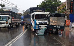 Xe tải tông nhau trên QL20, một tài xế nhập viện cấp cứu