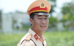 Video: CSGT Hà Nội vắt sức dưới nắng nóng khốc liệt