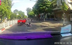 Video: Cô gái thả hồn trên mây... suýt đụng vỡ siêu xe