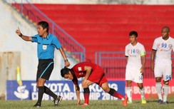 Sức khoẻ trọng tài FIFA ngất xỉu trên sân Hàng Đẫy giờ ra sao?