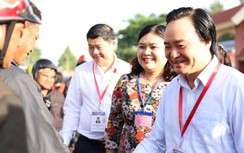 Bộ trưởng GD&ĐT "bắt" giám thị kiểm tra từng ngách tường, trần nhà