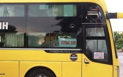 Khởi tố 8 đối tượng dùng gạch, đá ném vỡ kính xe khách trong đêm