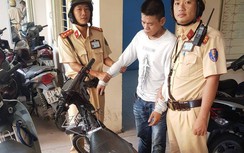 CSGT truy đuổi bắt trộm xe máy lúc rạng sáng