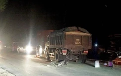 Va chạm với xe tải, người đàn ông tử vong thương tâm