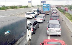 Tiền đâu mở đường giải vây ùn tắc cửa ngõ TP.HCM?