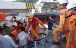 Vụ chìm tàu ở Hải Phòng: Những nạn nhân đầu tiên được đưa vào bờ
