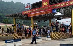 Tạm miễn phí cho người dân xung quanh trạm BOT Hòa Lạc - Hòa Bình