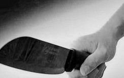 Lên cơn thần kinh, bác ruột dùng dao chém cháu 3 tuổi vỡ sọ não