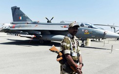 Chiến cơ Tejas của Ấn Độ rơi thùng dầu phụ khi đang bay