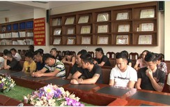 Đột kích ổ đánh bạc với 20 đối tượng đang sát phạt nhau