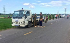 Xe máy va chạm với ô tô 7 chỗ, 1 thai phụ tử vong tại chỗ