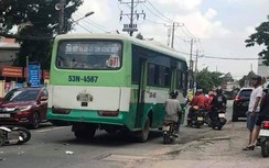 Cô gái trẻ đi SH tử vong thương tâm sau cú đâm xe buýt