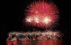 Mỹ Tâm cùng "Người hãy quên em đi" giúp Phần Lan vô địch pháo hoa quốc tế