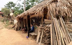 Dân vật vờ chờ tái định cư sau xả lũ thủy điện Bản Vẽ