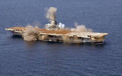 Cảnh Hải quân Mỹ đánh đắm tàu sân bay giữ kỷ lục thế giới