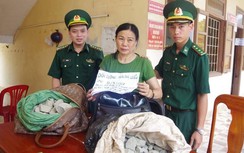 Tóm gọn nữ quái “cõng” thuốc nổ đi tiêu thụ