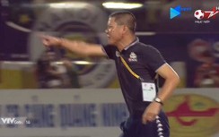 Để thua ở phút 90+6, HLV Hà Nội hành xử khó tin