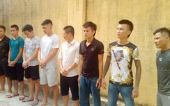 Bắt nhóm đối tượng chặn xe taxi và thương lái để "thu phí"