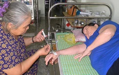 Video: Chuyện cứu người lạ kỳ của nữ hiệp sĩ trên đường 5