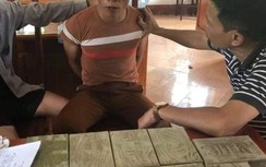 Vận chuyển 10 bánh heroin, một đối tượng bỏ chạy khi bị vây bắt