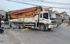 Xe bơm bê tông cuốn xe đạp điện vào gầm, 1 phụ nữ tử vong
